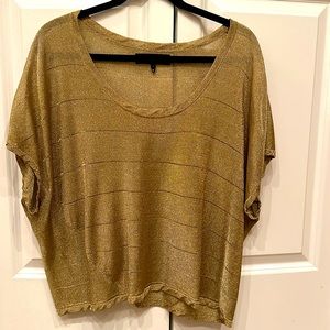 Gorgeous scoop neckline gold metallic sexy blouse in excellent condition